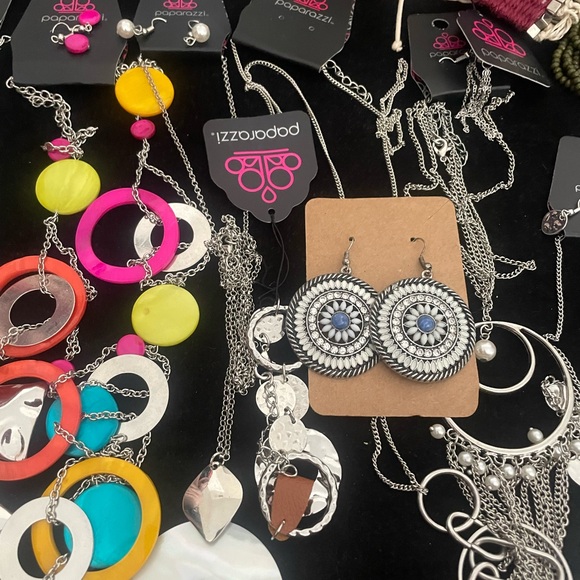 Paparazzi Silver tone Jewelry bundle #4 (15 pcs) - Picture 1 of 11